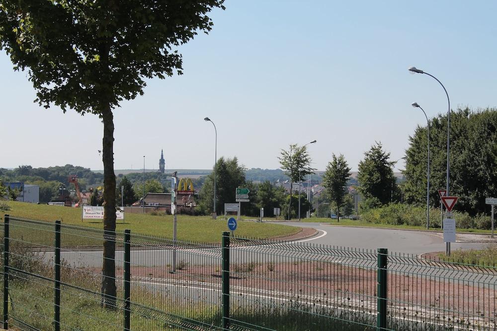 Ibis Albert Pays De Somme Exterior photo