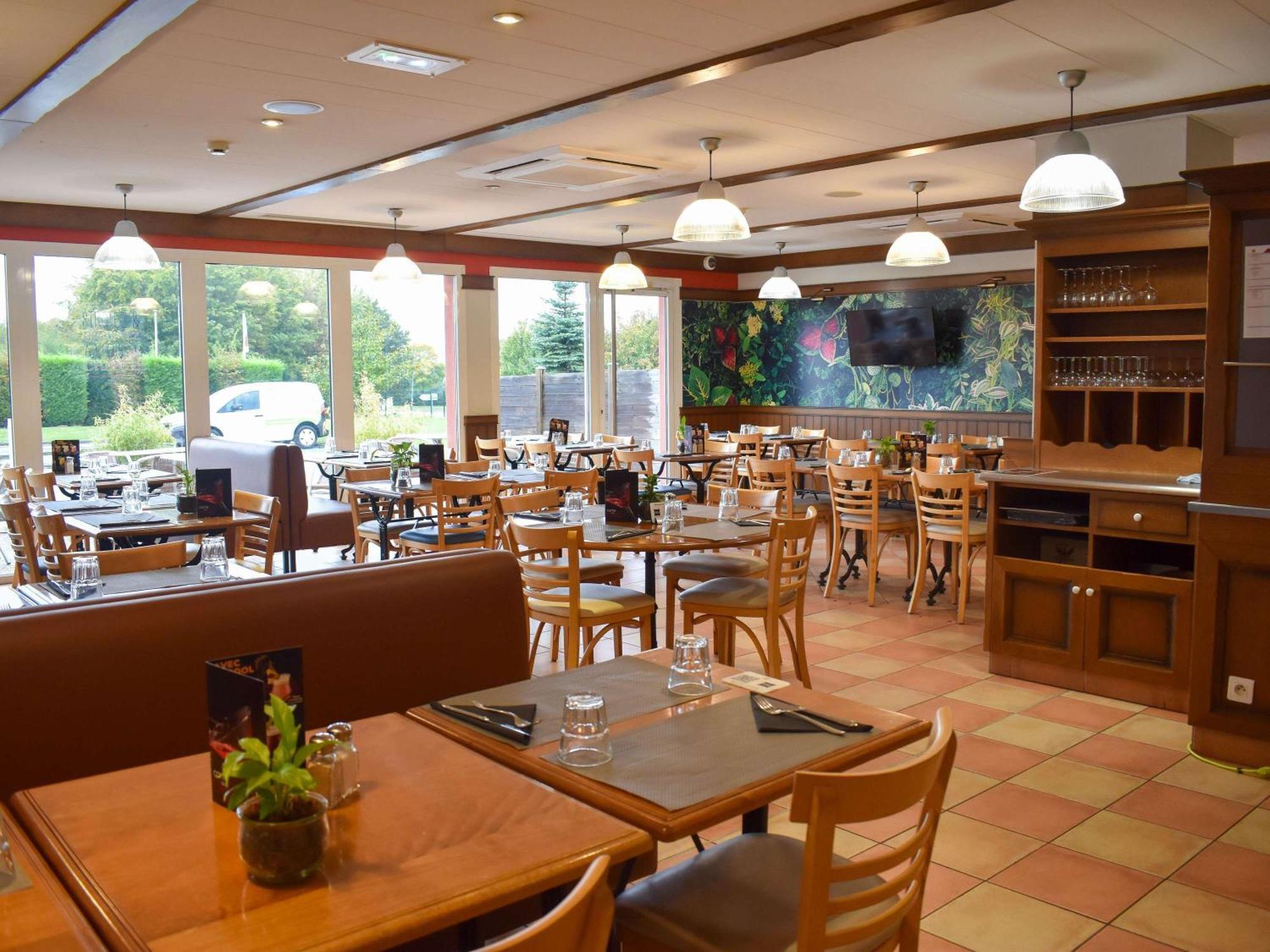 Ibis Albert Pays De Somme Exterior photo