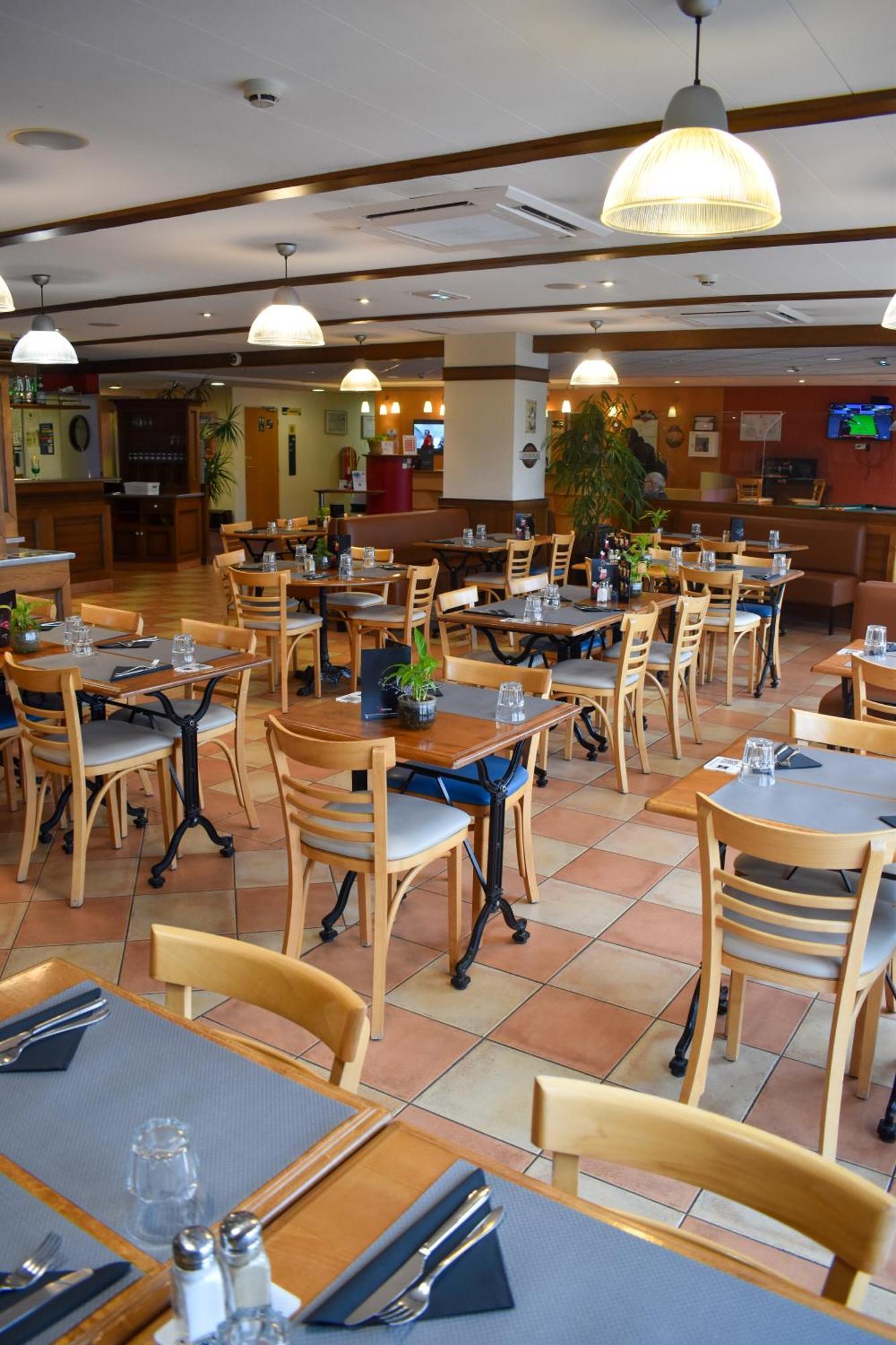 Ibis Albert Pays De Somme Exterior photo