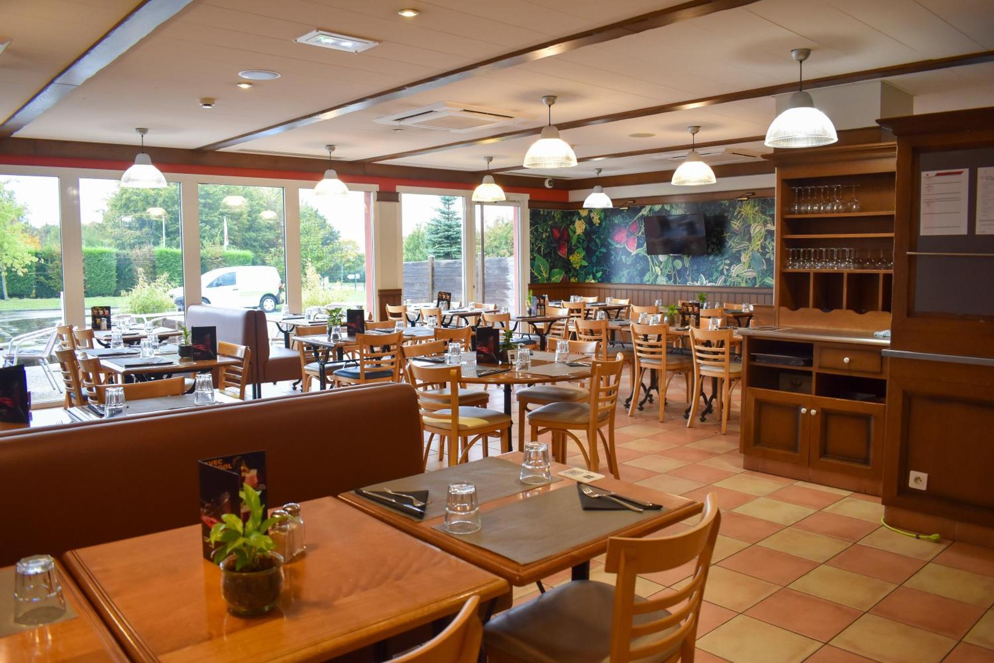Ibis Albert Pays De Somme Exterior photo